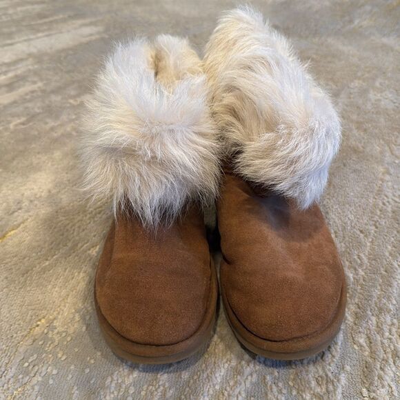 Ugg boots- Classic Short tan Fur Boots in GUC size 7 - Picture 2 of 9